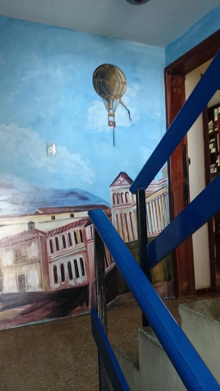 The Quito Guest House With Yellow Balconies For Travellers エクステリア 写真