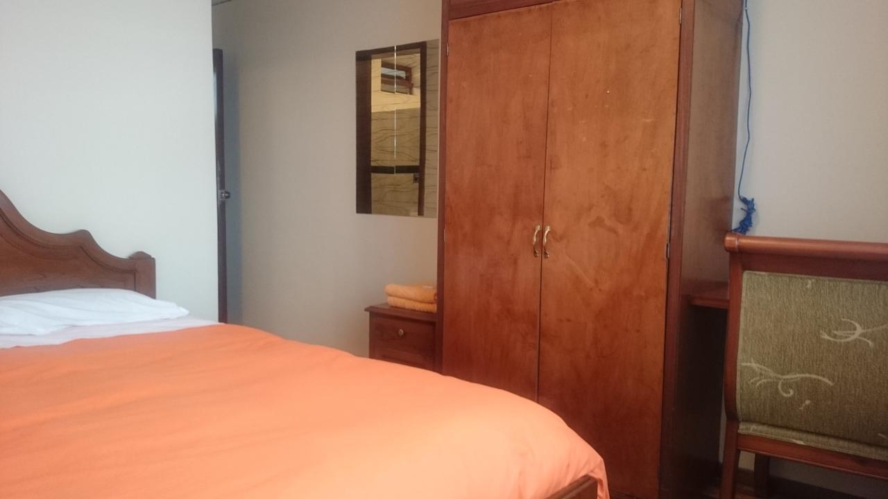 The Quito Guest House With Yellow Balconies For Travellers エクステリア 写真